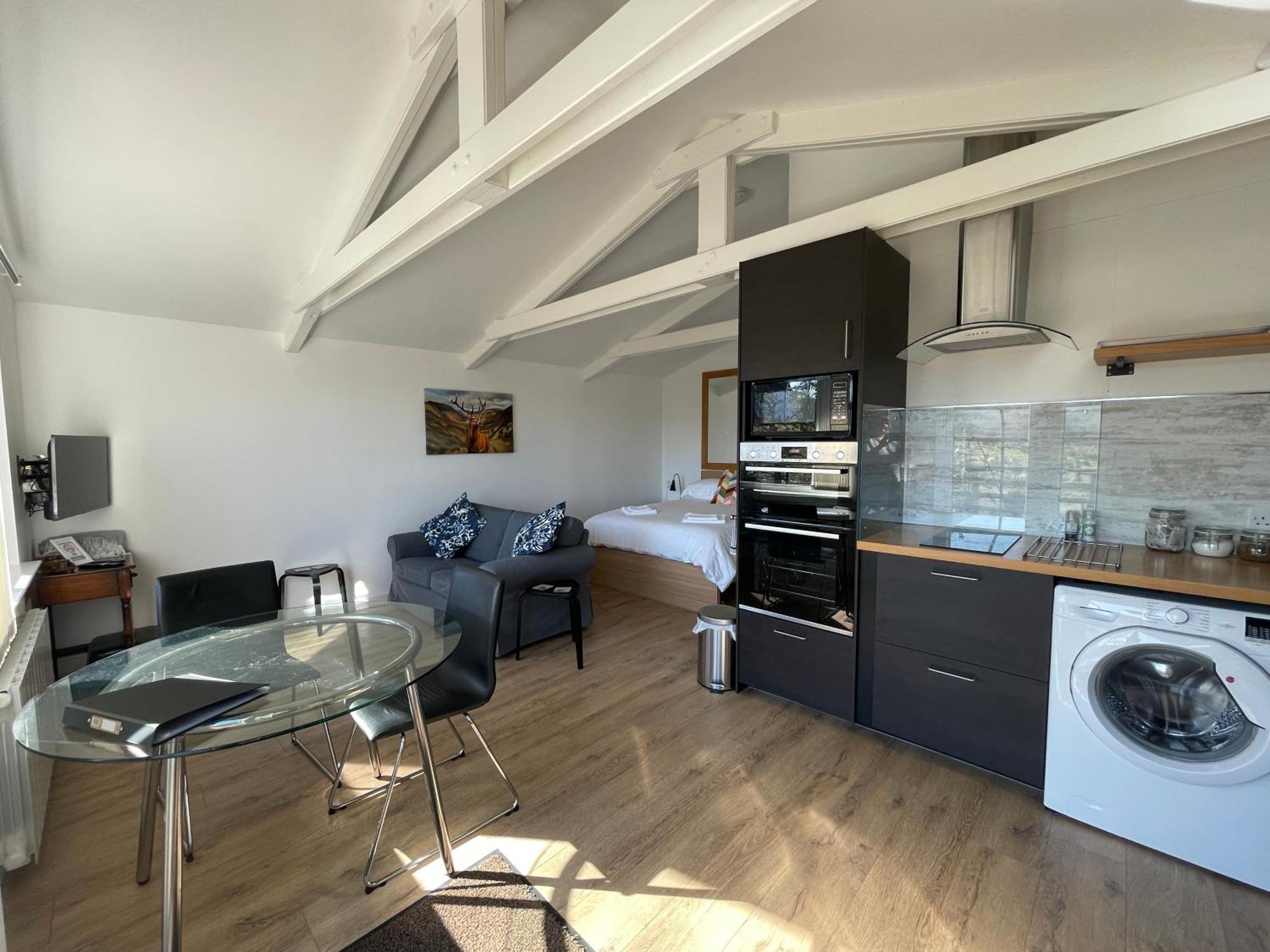 אינוורארי Spacious Lodge With King Sized Bed מראה חיצוני תמונה